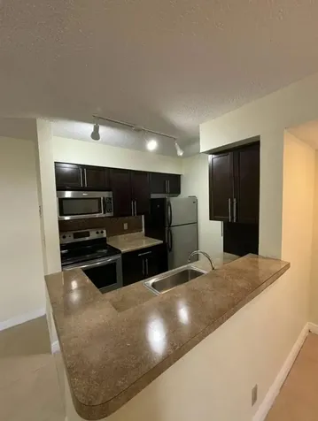 2796 S University Drive Davie FL 33328