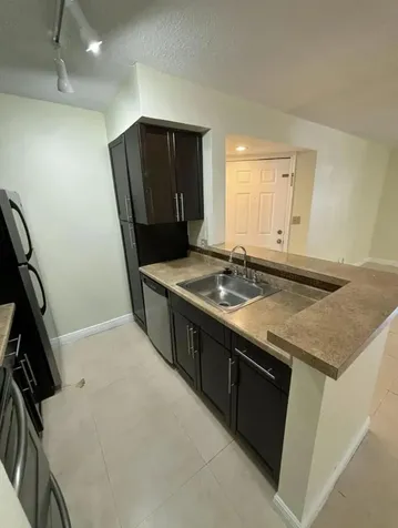 2796 S University Drive Davie FL 33328
