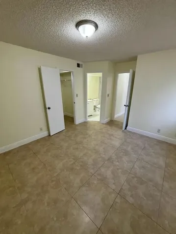 2796 S University Drive Davie FL 33328
