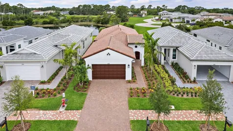 203 Se Via Sangro Port Saint Lucie FL 34952
