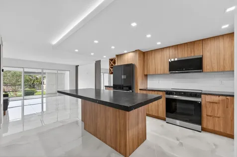 2134 Ne 36th Street Lighthouse Point FL 33064