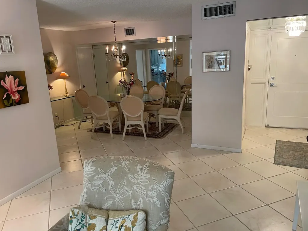 3400 N. Ocean 204 Drive Riviera Beach FL 33404