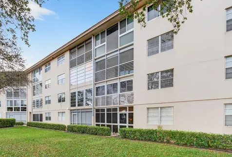 1704 Andros Isle(s) Coconut Creek FL 33066