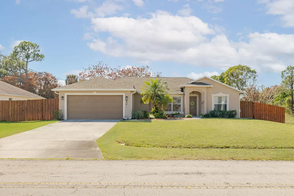 672 Sw Paar Drive Port Saint Lucie FL 34953