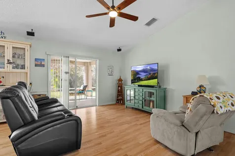 672 Sw Paar Drive Port Saint Lucie FL 34953