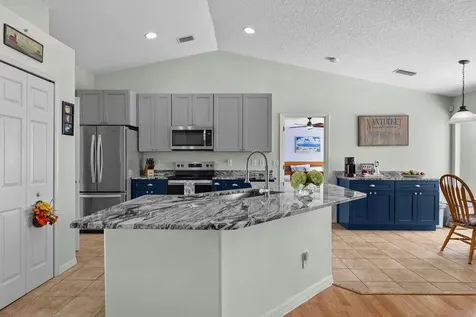 672 Sw Paar Drive Port Saint Lucie FL 34953