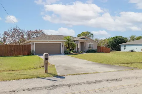 672 Sw Paar Drive Port Saint Lucie FL 34953