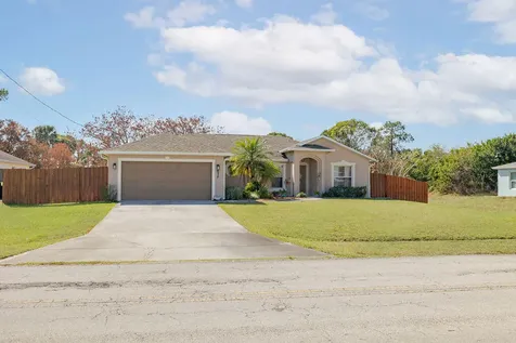 672 Sw Paar Drive Port Saint Lucie FL 34953