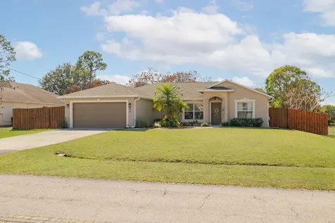 672 Sw Paar Drive Port Saint Lucie FL 34953