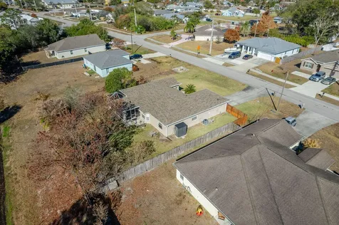 672 Sw Paar Drive Port Saint Lucie FL 34953