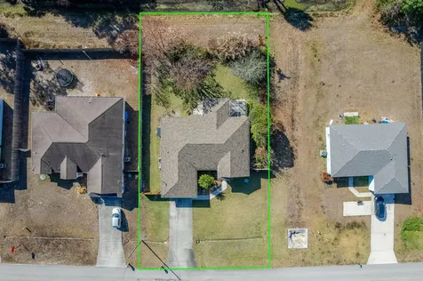 672 Sw Paar Drive Port Saint Lucie FL 34953