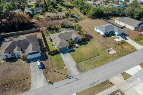 672 Sw Paar Drive Port Saint Lucie FL 34953