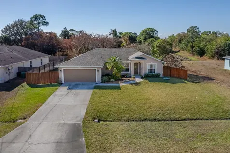 672 Sw Paar Drive Port Saint Lucie FL 34953