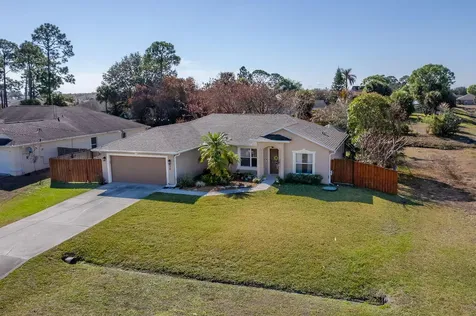 672 Sw Paar Drive Port Saint Lucie FL 34953