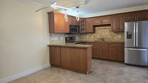 257 Lake Arbor Drive Palm Springs FL 33461
