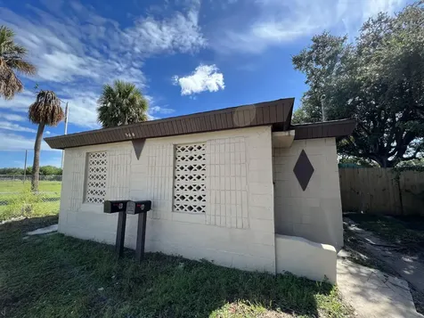 806 N 25th Street Fort Pierce FL 34947