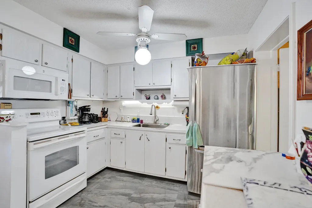 2702 Knight Lane Delray Beach FL 33445