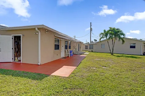 2702 Knight Lane Delray Beach FL 33445