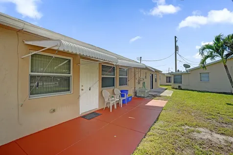2702 Knight Lane Delray Beach FL 33445