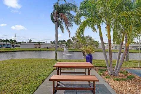 2702 Knight Lane Delray Beach FL 33445