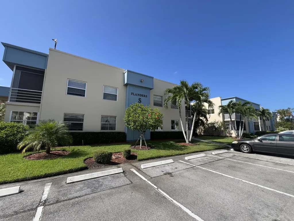 897 Flanders Delray Beach FL 33484