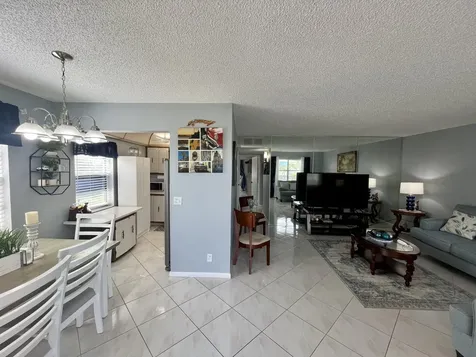 897 Flanders Delray Beach FL 33484