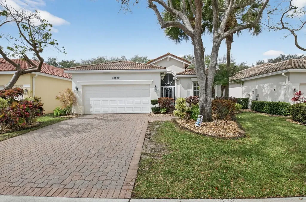 12645 Via Lucia Boynton Beach FL 33436