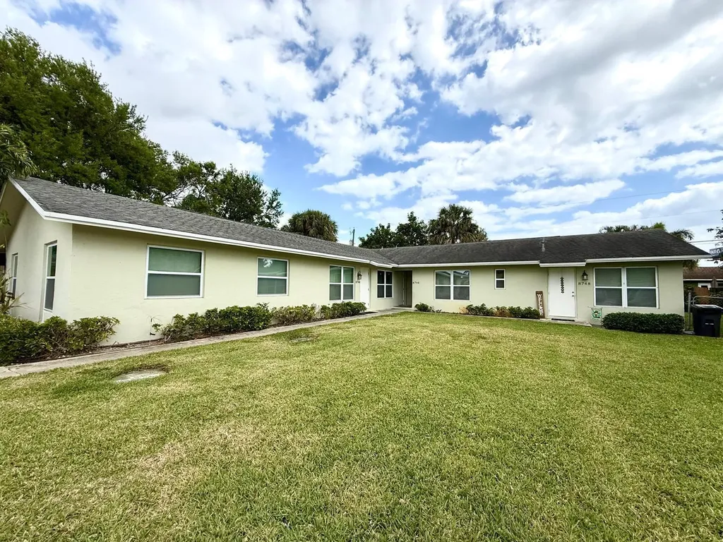 8746 Sunset Drive Palm Beach Gardens FL 33410
