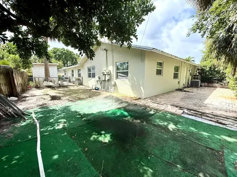 8746 Sunset Drive Palm Beach Gardens FL 33410