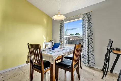 1020 Sw Barbarosa Avenue Port Saint Lucie FL 34953