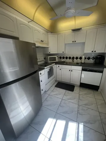 2 Flanders A Delray Beach FL 33484