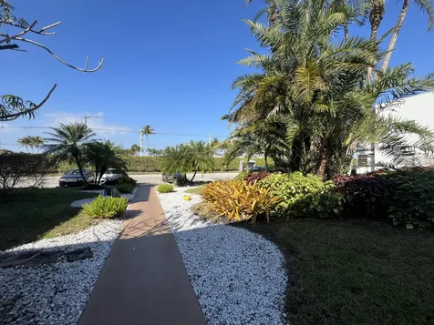 2 Flanders A Delray Beach FL 33484