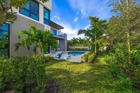 16702 Mosaic Place Delray Beach FL 33446