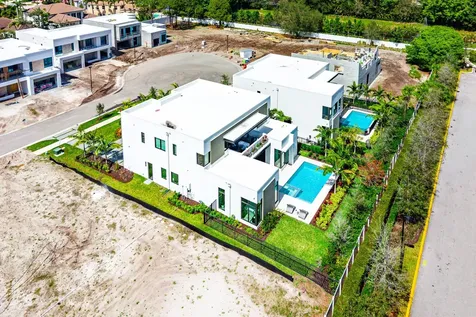 16702 Mosaic Place Delray Beach FL 33446