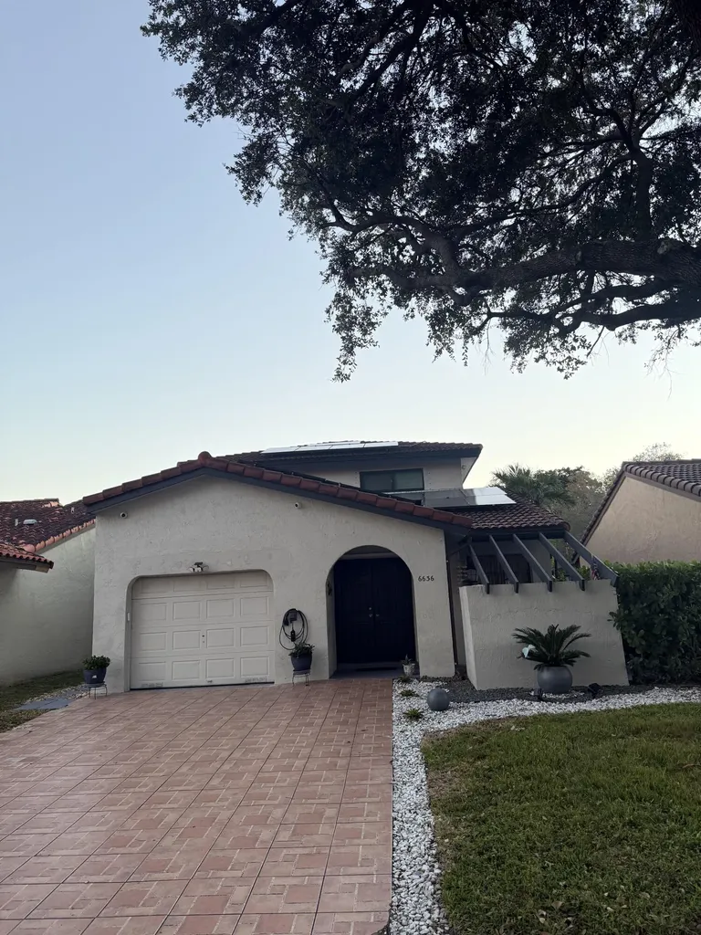 6636 Nw 178th Terrace Hialeah FL 33015