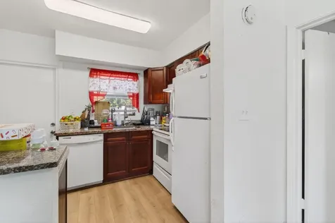 512 N 9th Avenue Lake Worth Beach FL 33460