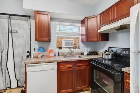 512 N 9th Avenue Lake Worth Beach FL 33460
