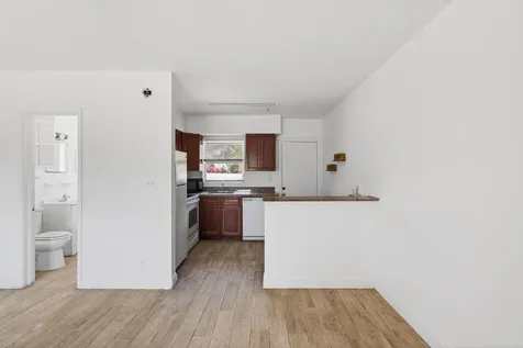 512 N 9th Avenue Lake Worth Beach FL 33460