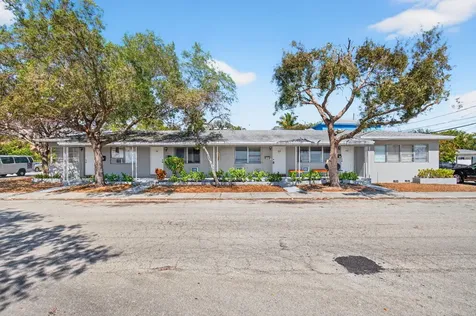 512 N 9th Avenue Lake Worth Beach FL 33460