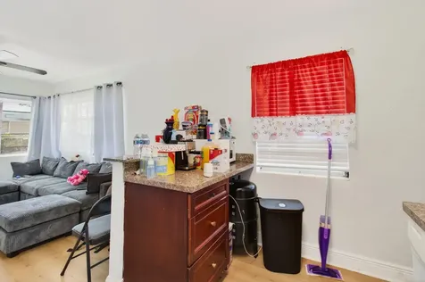 512 N 9th Avenue Lake Worth Beach FL 33460