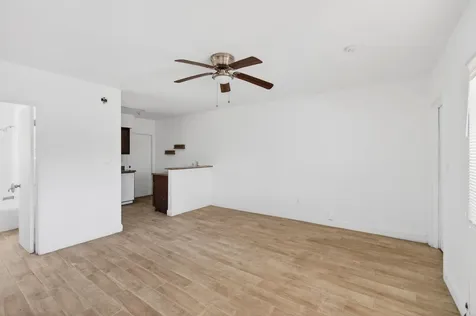 512 N 9th Avenue Lake Worth Beach FL 33460