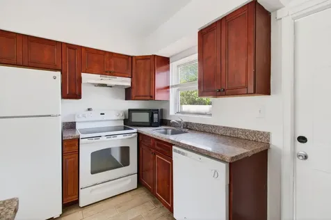 512 N 9th Avenue Lake Worth Beach FL 33460