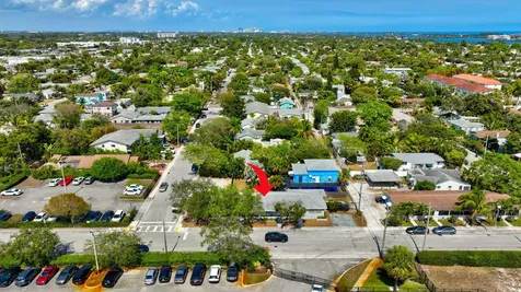 512 N 9th Avenue Lake Worth Beach FL 33460