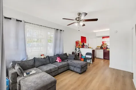 512 N 9th Avenue Lake Worth Beach FL 33460