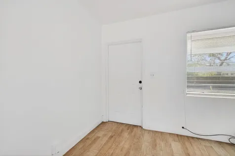 512 N 9th Avenue Lake Worth Beach FL 33460