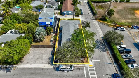 512 N 9th Avenue Lake Worth Beach FL 33460