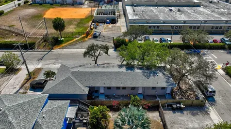 512 N 9th Avenue Lake Worth Beach FL 33460