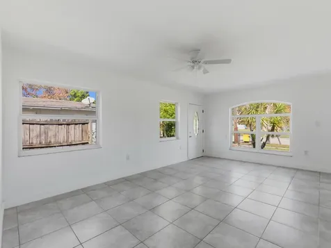607 N 19th Street Fort Pierce FL 34950