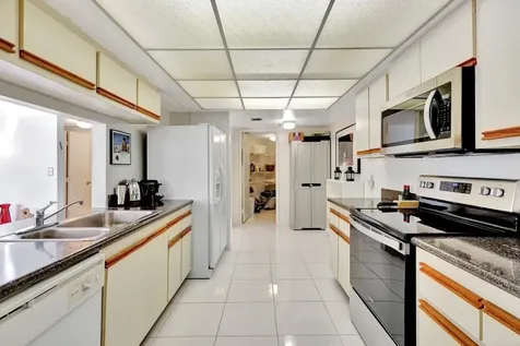 1915 Lavers Circle Delray Beach FL 33444