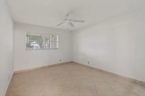 228 Brittany E Delray Beach FL 33446